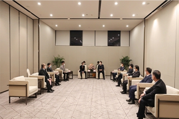 市领导与老哥网官网集团AAAC公司日方总经理举行会见