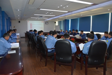 老哥网官网集团党委召开十九大专题学习会